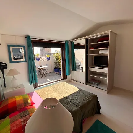 Belle Spacieuse, Tropezienne, Vue Remparts, Clim, Parking Homestay Aigues-Mortes