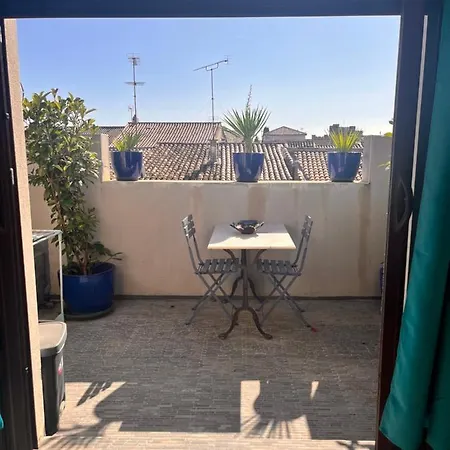 Homestay Belle Spacieuse, Tropezienne, Vue Remparts, Clim, Parking Aigues-Mortes